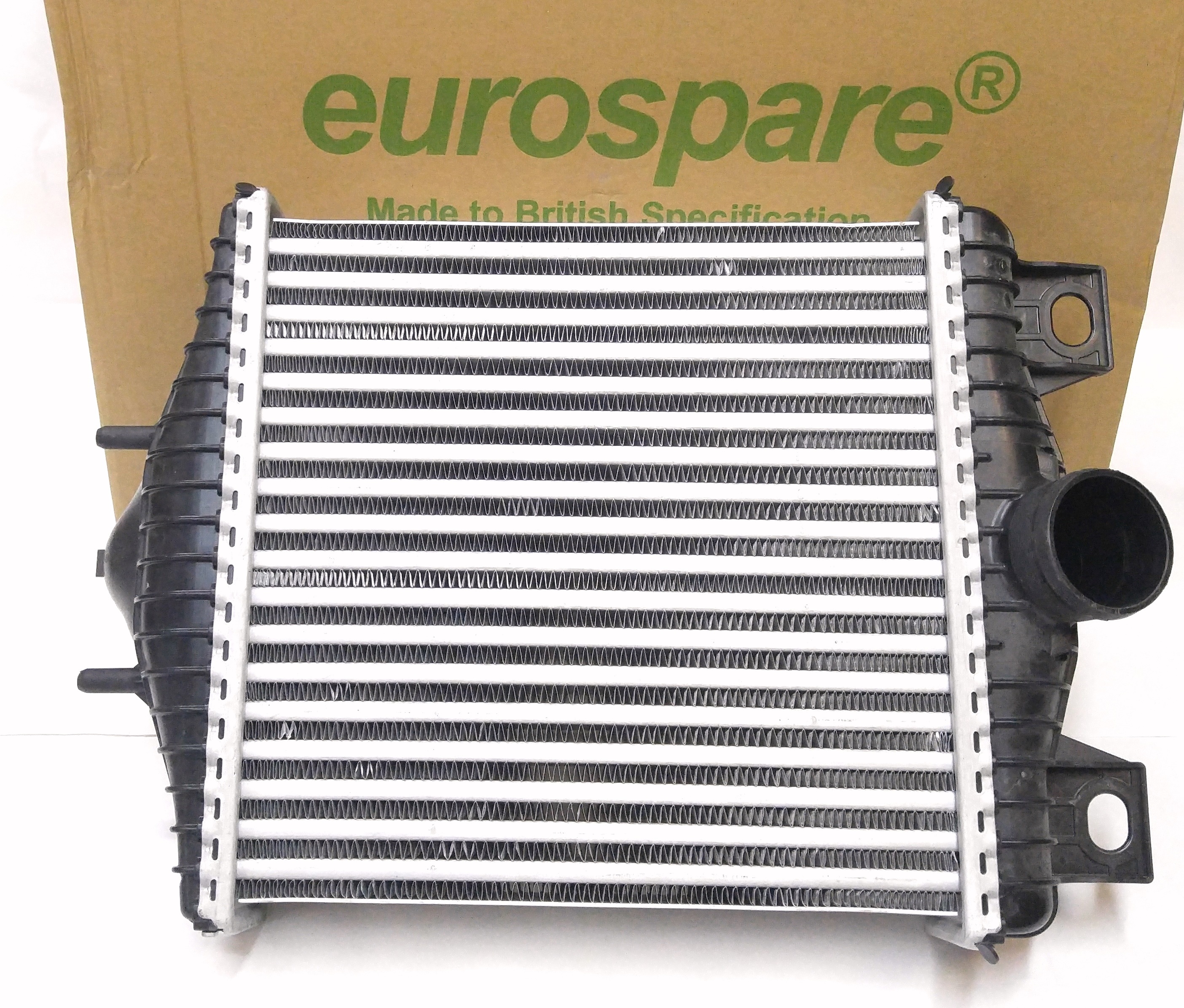 Радиатор интеркуллера 4,4D (LR036432||EUROSPARE)